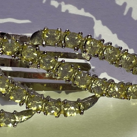 Vintage rhinestone hair clip.  3” - Picture 6 of 6